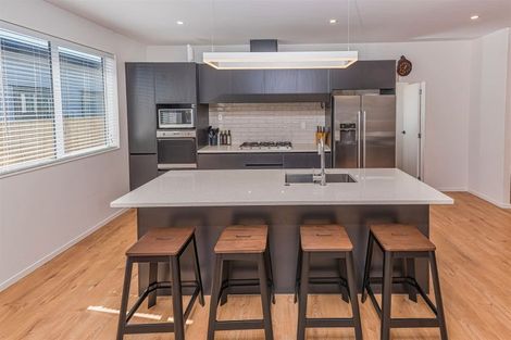 Photo of property in 5 Ropere Street, Kumeu, 0810