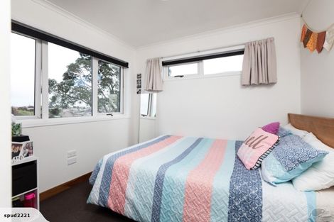 Photo of property in 17 York Crescent, Westown, New Plymouth, 4310