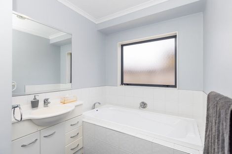 Photo of property in 61 Saint James Drive, Huntington, Hamilton, 3210