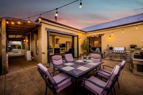 Photo of property in 35 Maire Street, Hawera, 4610