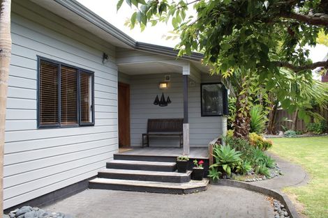 Photo of property in 61a Howe Street, Howick, Auckland, 2014