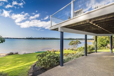 Photo of property in 2/35 Beresford Street, Bayswater, Auckland, 0622