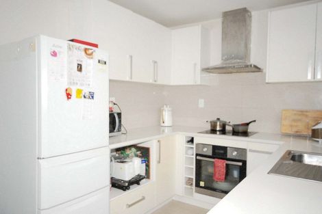 Photo of property in 2/28 Priestley Drive, Bucklands Beach, Auckland, 2014