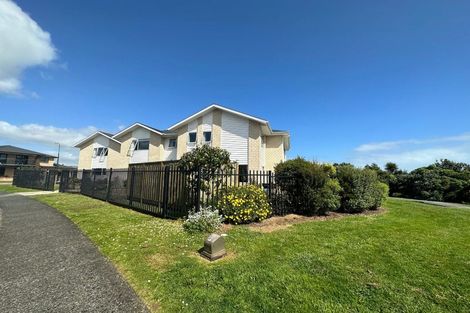Photo of property in 1 Iwinuku Crescent, Wattle Downs, Auckland, 2103