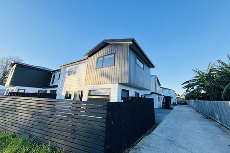 Photo of property in 2/2 Smiths Avenue, Papakura, 2110