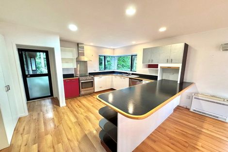 Photo of property in 22 Kingsclere Place, Goodwood Heights, Auckland, 2105