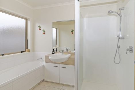 Photo of property in 81 Summerland Drive, Henderson, Auckland, 0612