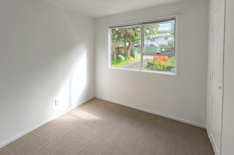 Photo of property in 10 Mile Place, Henderson, Auckland, 0612