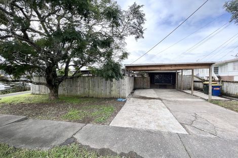 Photo of property in 1/17 Thornton Road, Milford, Auckland, 0620