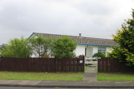Photo of property in 11 Vina Place, Massey, Auckland, 0614