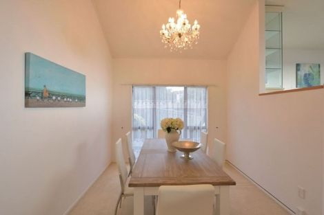 Photo of property in 32 Currell Way, Somerville, Auckland, 2014