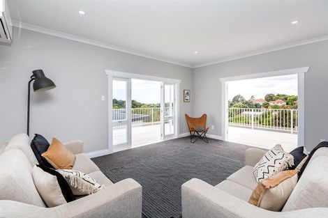 Photo of property in 60 Brois Street, Frankleigh Park, New Plymouth, 4310