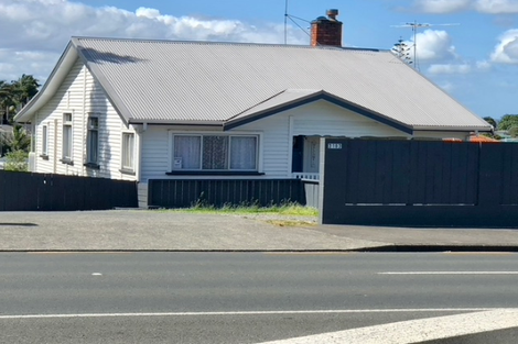 Photo of property in 3183 Great North Road, New Lynn, Auckland, 0600