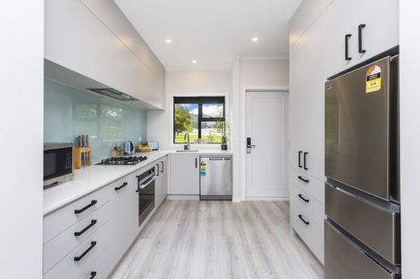 Photo of property in 7 Green Lane, Wallaceville, Upper Hutt, 5018