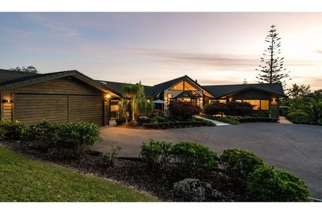 Photo of property in 2 Doves Bay Road, Kerikeri, 0294