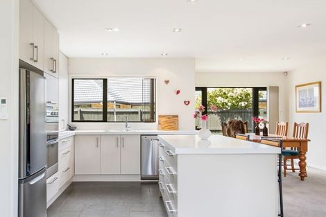 Photo of property in 10 Blarney Place, Casebrook, Christchurch, 8051