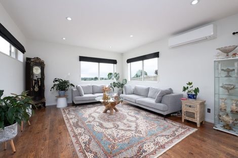 Photo of property in 140 Keri Vista Rise, Papakura, 2110