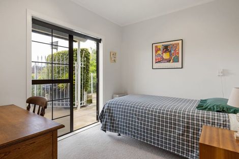 Photo of property in 150 Lake Crescent, Hamilton Lake, Hamilton, 3204