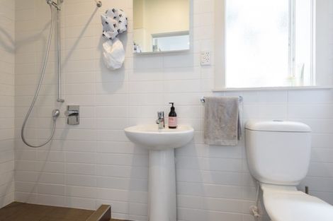 Photo of property in 11 Upper Bourke Street, Kilbirnie, Wellington, 6022