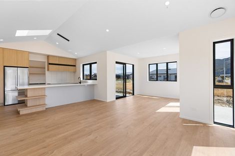 Photo of property in 4 Pipson Way, Lake Hawea, 9382