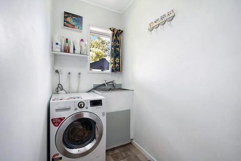 Photo of property in 1/2 Wallace Road, Ranui, Auckland, 0612