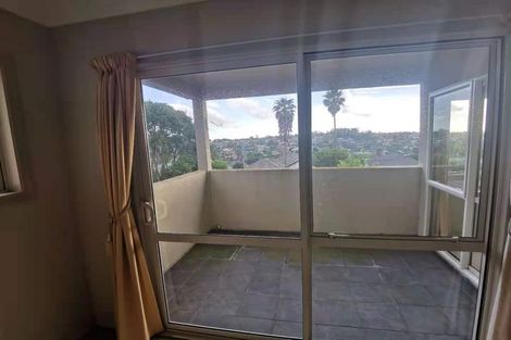 Photo of property in 40 Mandeville Place, Unsworth Heights, Auckland, 0632