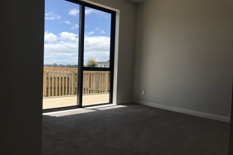 Photo of property in 27 Craigs Way, Hobsonville, Auckland, 0616