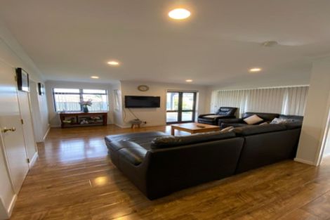 Photo of property in 39 Lansell Drive, East Tamaki Heights, Auckland, 2016