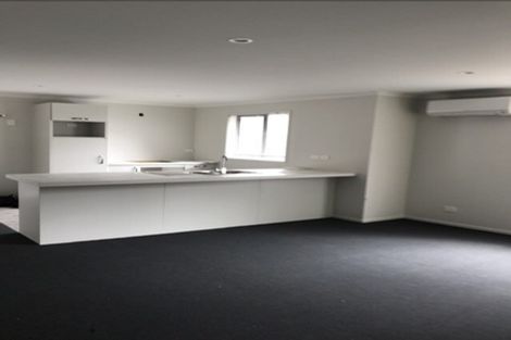 Photo of property in 129 Tidal Road, Mangere, Auckland, 2022