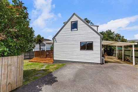 Photo of property in 2/12 Neil Avenue, Te Atatu Peninsula, Auckland, 0610