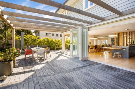 Photo of property in 31 Seacliffe Avenue, Belmont, Auckland, 0622