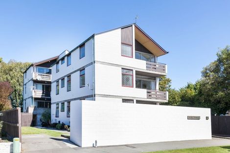 Photo of property in 21 Newbridge Place, Ilam, Christchurch, 8041