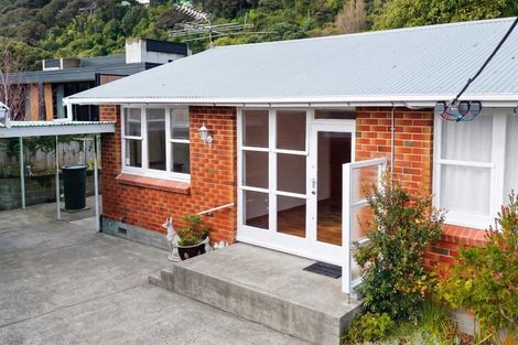 Photo of property in 417 Muritai Road, Eastbourne, Lower Hutt, 5013