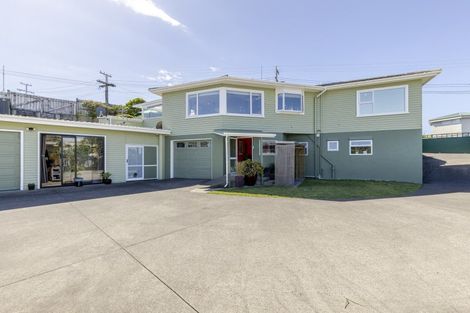 Photo of property in 5 Scott Street, Moturoa, New Plymouth, 4310