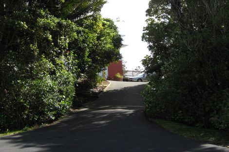 Photo of property in 535 Scenic Drive, Waiatarua, Auckland, 0612