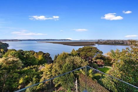 Photo of property in 187 West Harbour Drive, West Harbour, Auckland, 0618