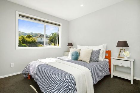 Photo of property in 2 Bell Street, Tawa, Wellington, 5028