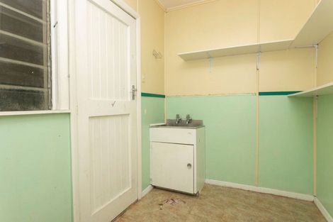 Photo of property in 17 Albert Street, Dannevirke, 4930