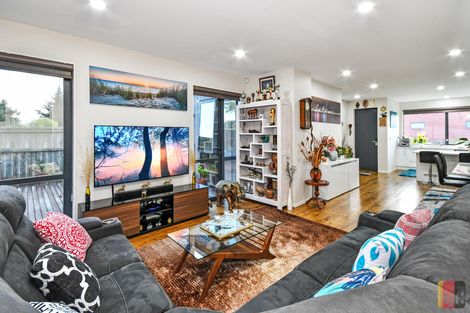 Photo of property in 2 Te Aparangi Road, Papakura, 2110