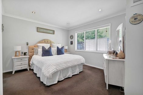 Photo of property in 15a Heta Road, Highlands Park, New Plymouth, 4312