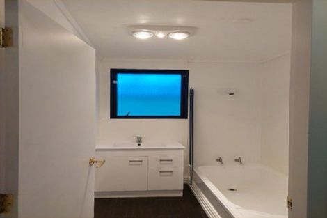 Photo of property in 1/5 Inca Place, Red Hill, Papakura, 2110