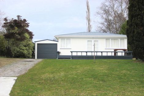 Photo of property in 5 Irwin Place, Kinloch, Taupo, 3377