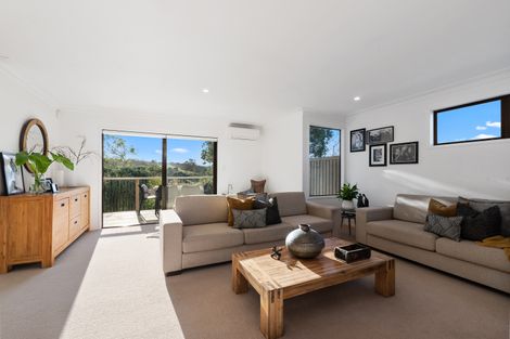 Photo of property in 54 The Avenue, Albany, Auckland, 0632