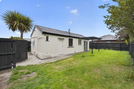 Photo of property in 154 Wainoni Road, Avondale, Christchurch, 8061