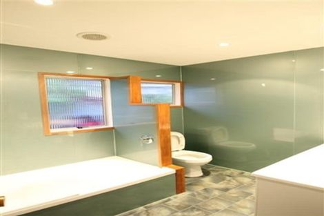 Photo of property in 40 Morriggia Place, Bayview, Auckland, 0629