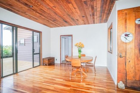 Photo of property in 209 Piha Road, Piha, New Lynn, 0772