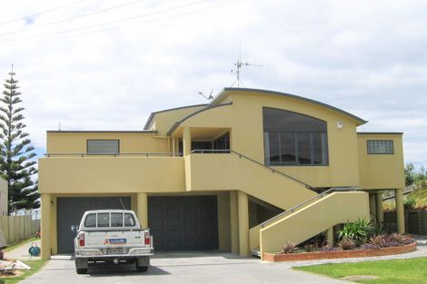 Photo of property in 20 The Loop, Waihi Beach, 3611