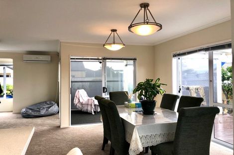 Photo of property in 12 Naul Place, East Tamaki Heights, Auckland, 2016
