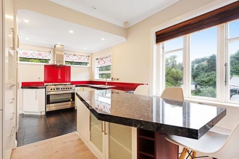 Photo of property in 55 Hungerford Road, Houghton Bay, Wellington, 6023