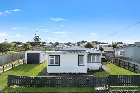 Photo of property in 10 Cornfoot Street, Castlecliff, Whanganui, 4501